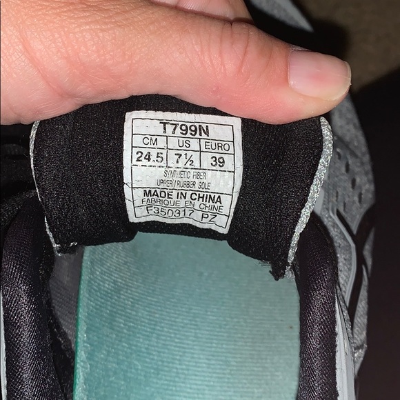 ASICS Running Shoe - Picture 3 of 3